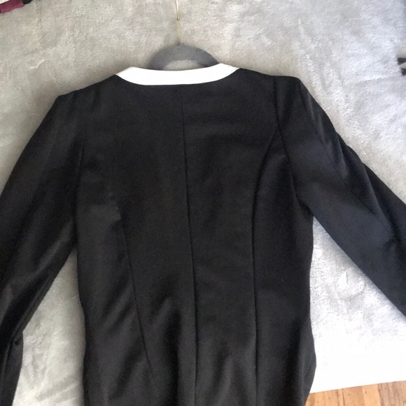 Blazer - Picture 4 of 4